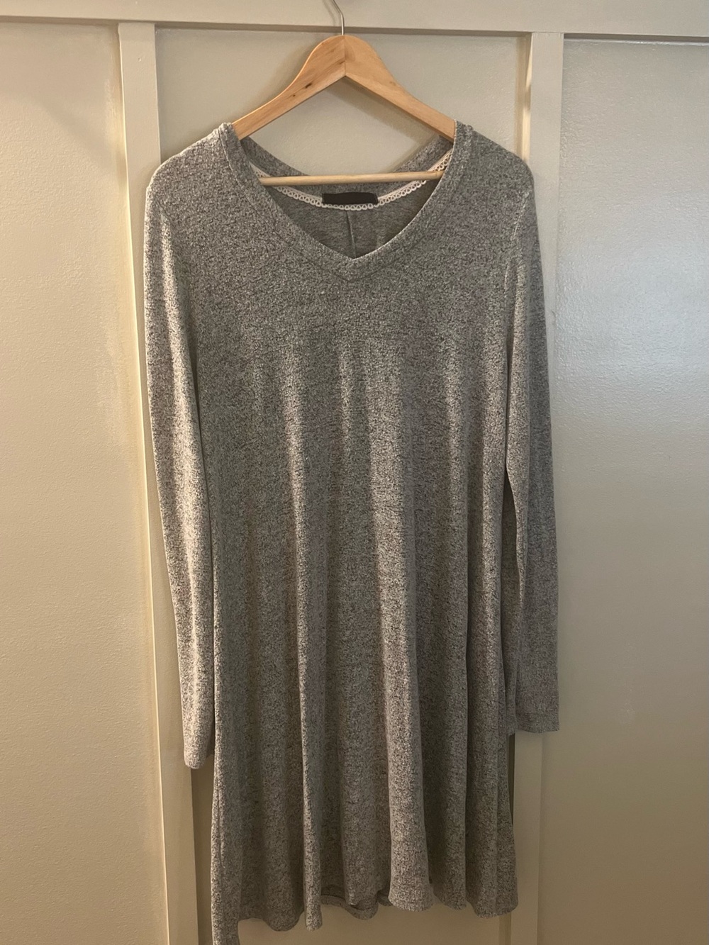 Potter's Pot Heather Gray V-Neck Long Sleeve Swing Dress